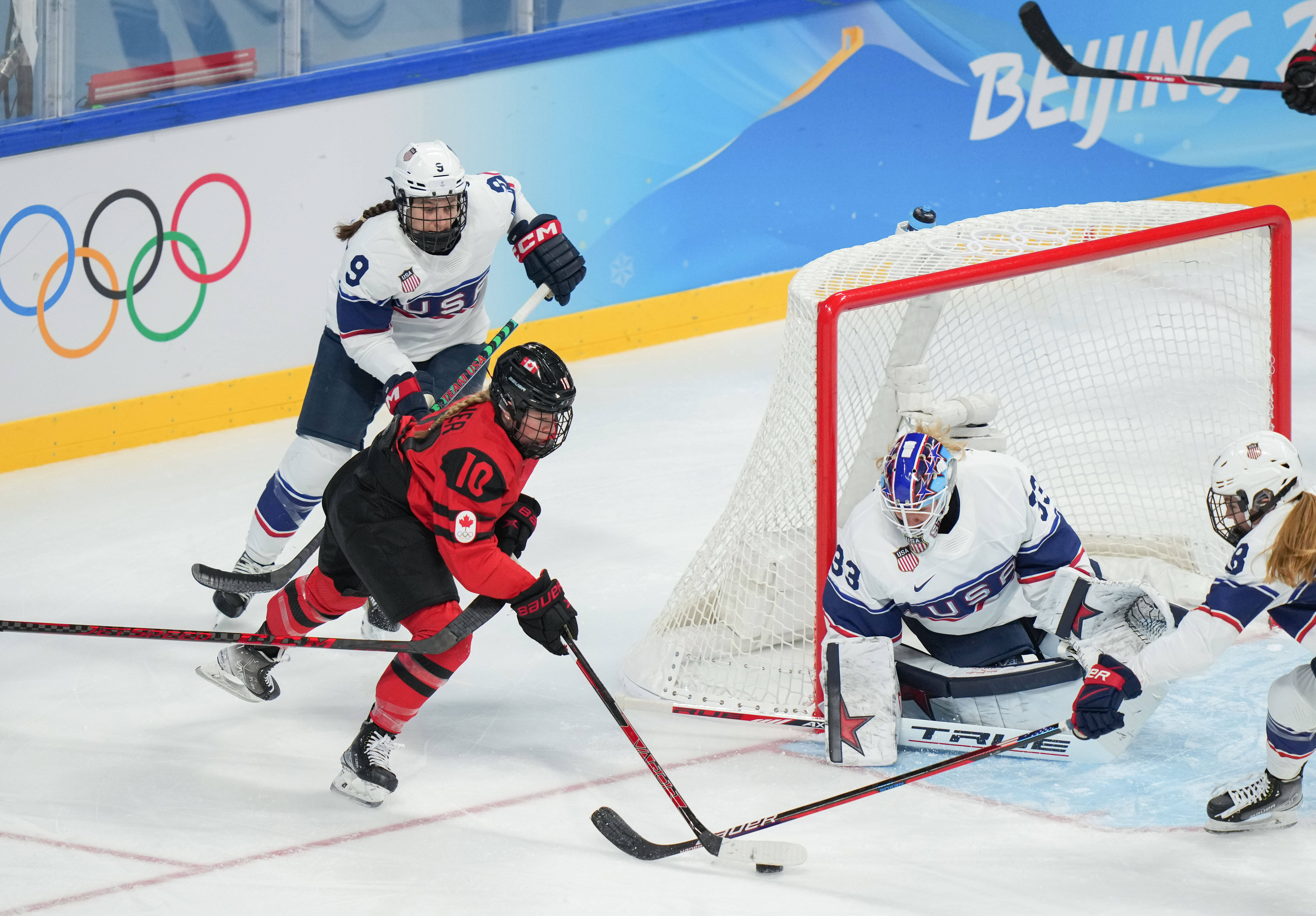 冰球赛事精彩瞬间盘点,年度回顾震撼登场的简单介绍 冰球赛事精彩瞬间盘点,年度回顾震撼登场的简单介绍