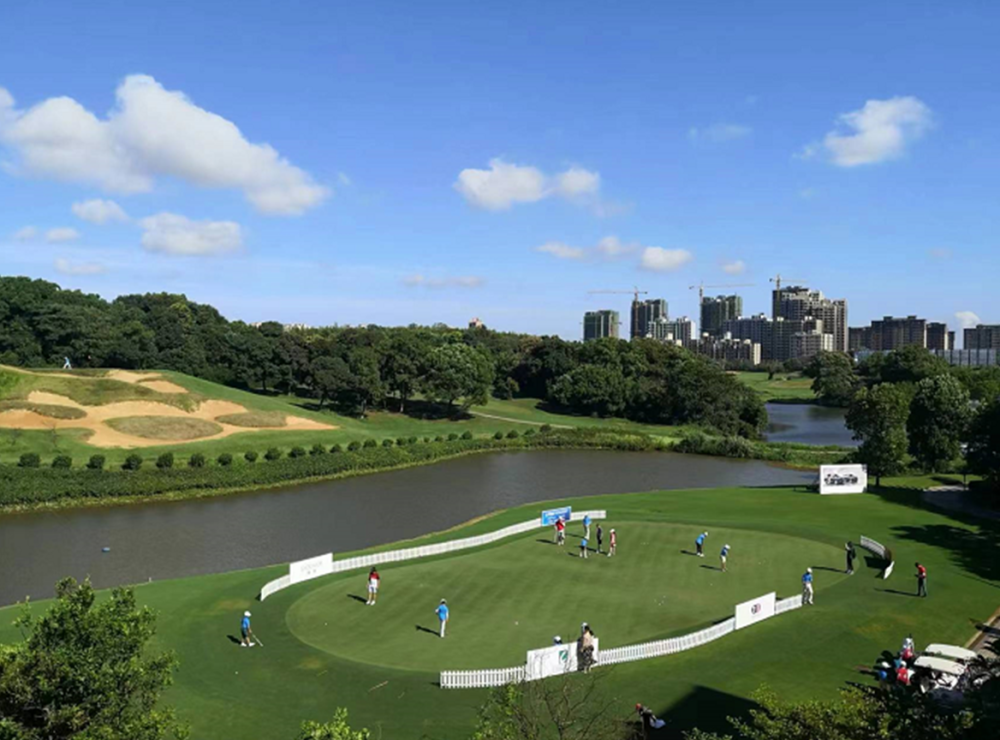 高尔夫场外新闻不断,话题热度爆表的简单介绍 高尔夫场外新闻不断,话题热度爆表的简单介绍