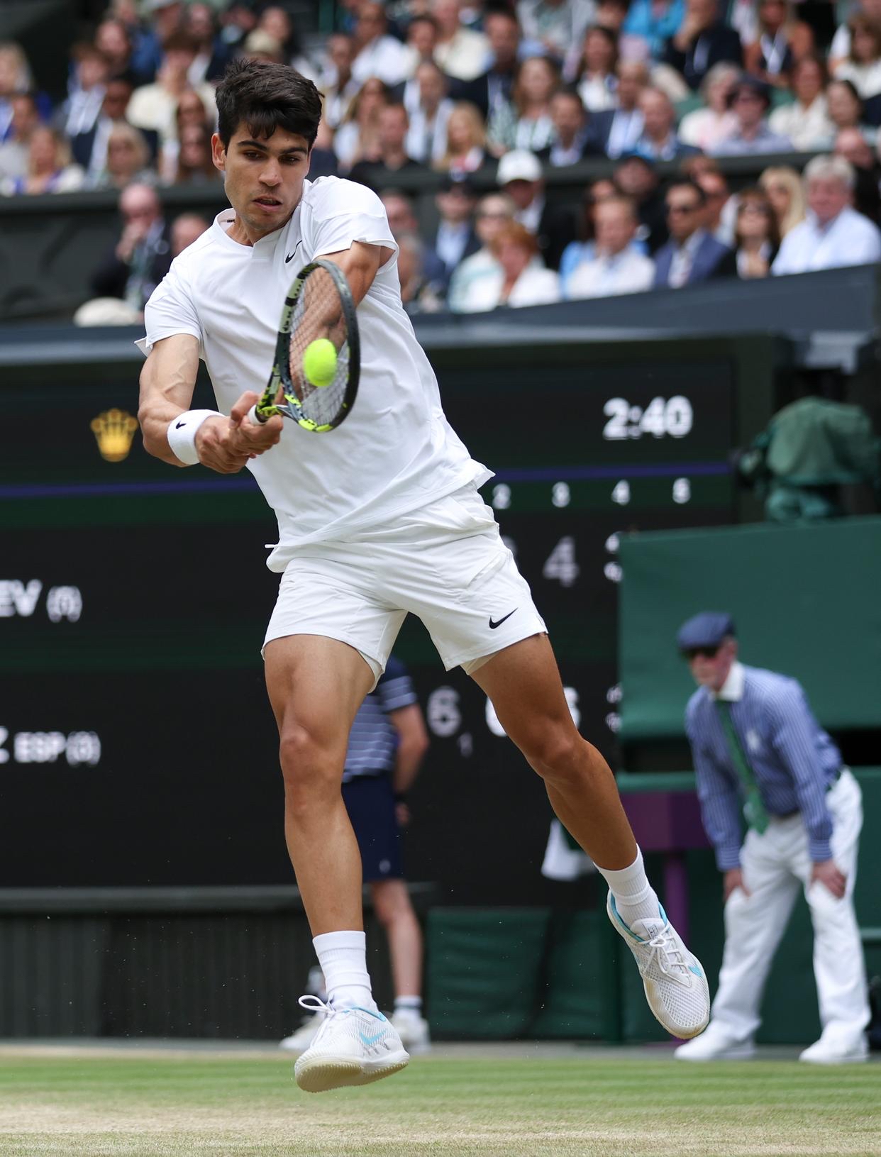 年终总决赛鏖战戴维斯杯,阿尔卡拉斯点燃赛场 年终总决赛鏖战戴维斯杯,阿尔卡拉斯点燃赛场