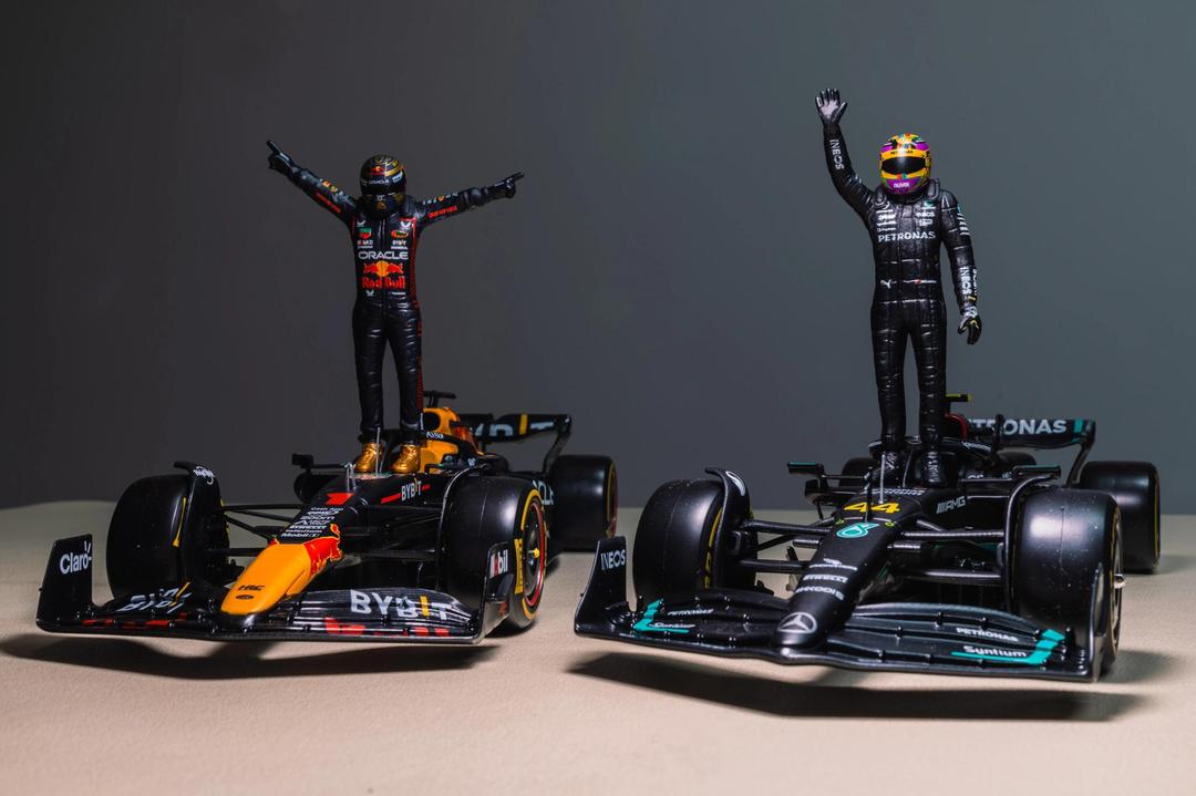 法拉利翻盘红牛车队,塞恩斯统治全场 法拉利翻盘红牛车队,塞恩斯统治全场