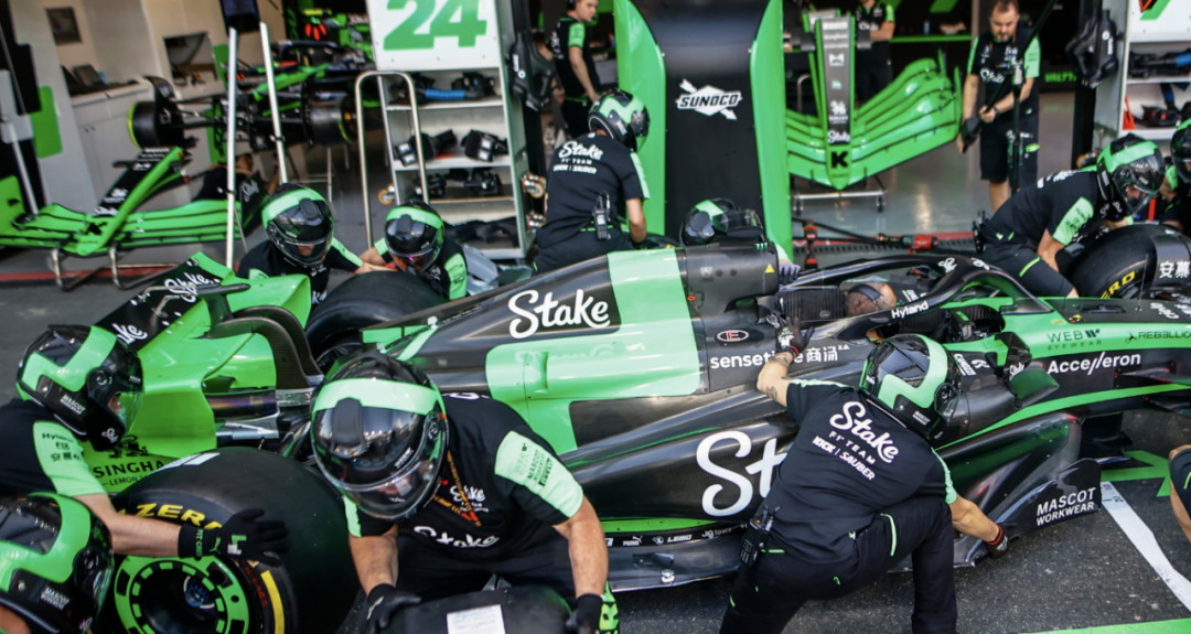 索伯车队碾压红牛车队,汉密尔顿惊艳四座 索伯车队碾压红牛车队,汉密尔顿惊艳四座