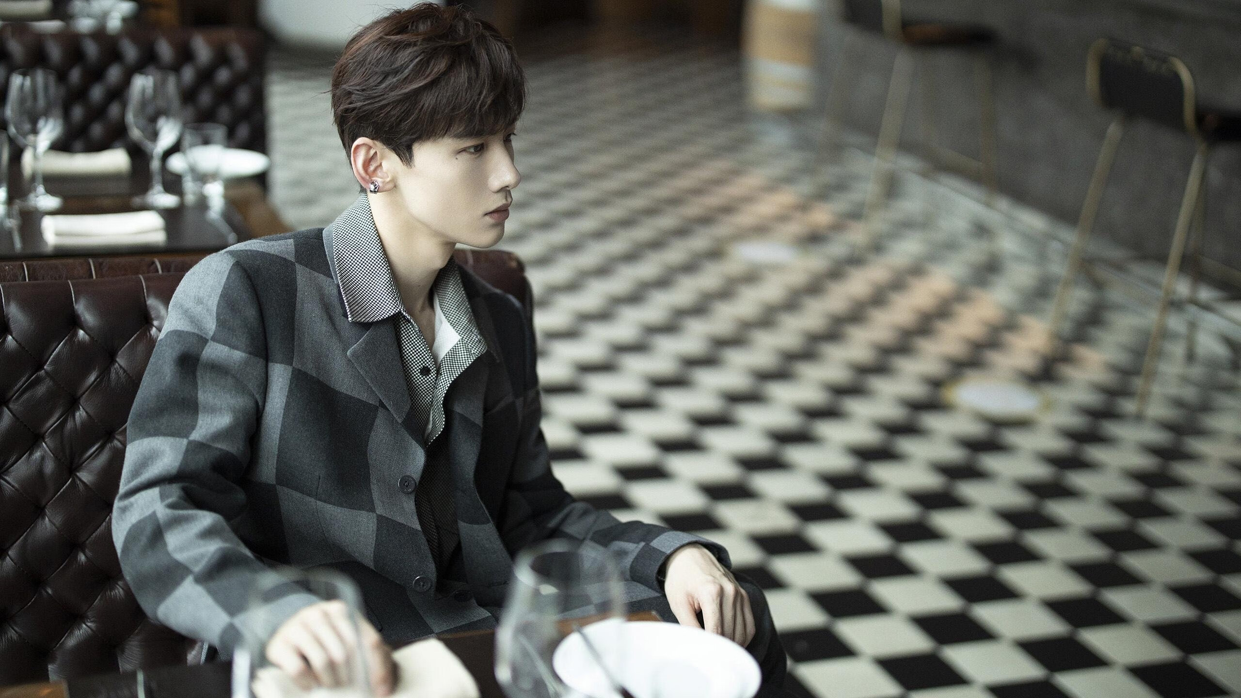 夜战之王，范弗利特在F1新赛季揭幕战中的唯一主宰